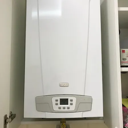 Deluxe Vesela 5 リヴィウ