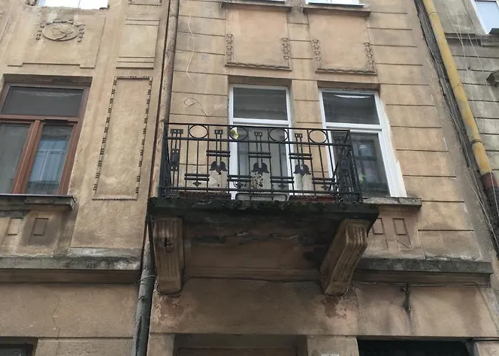 Deluxe Vesela 5 Λβιβ